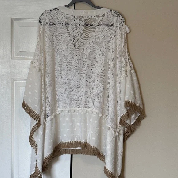 POL Floral Lace Boho Poncho Top with Tassel Details NWOT - Picture 7 of 8